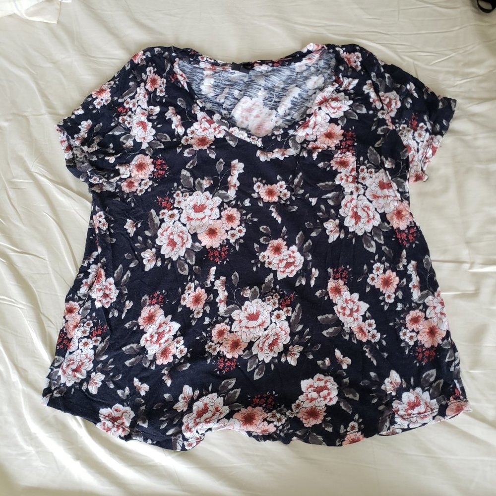 *2/$20* torrid Black Floral T-shirt with Pocket